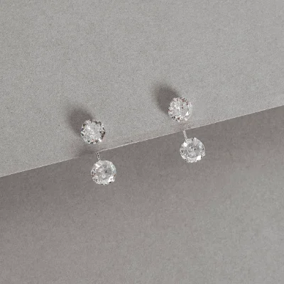 Brinco Duas Zircônias Cristal 6mm