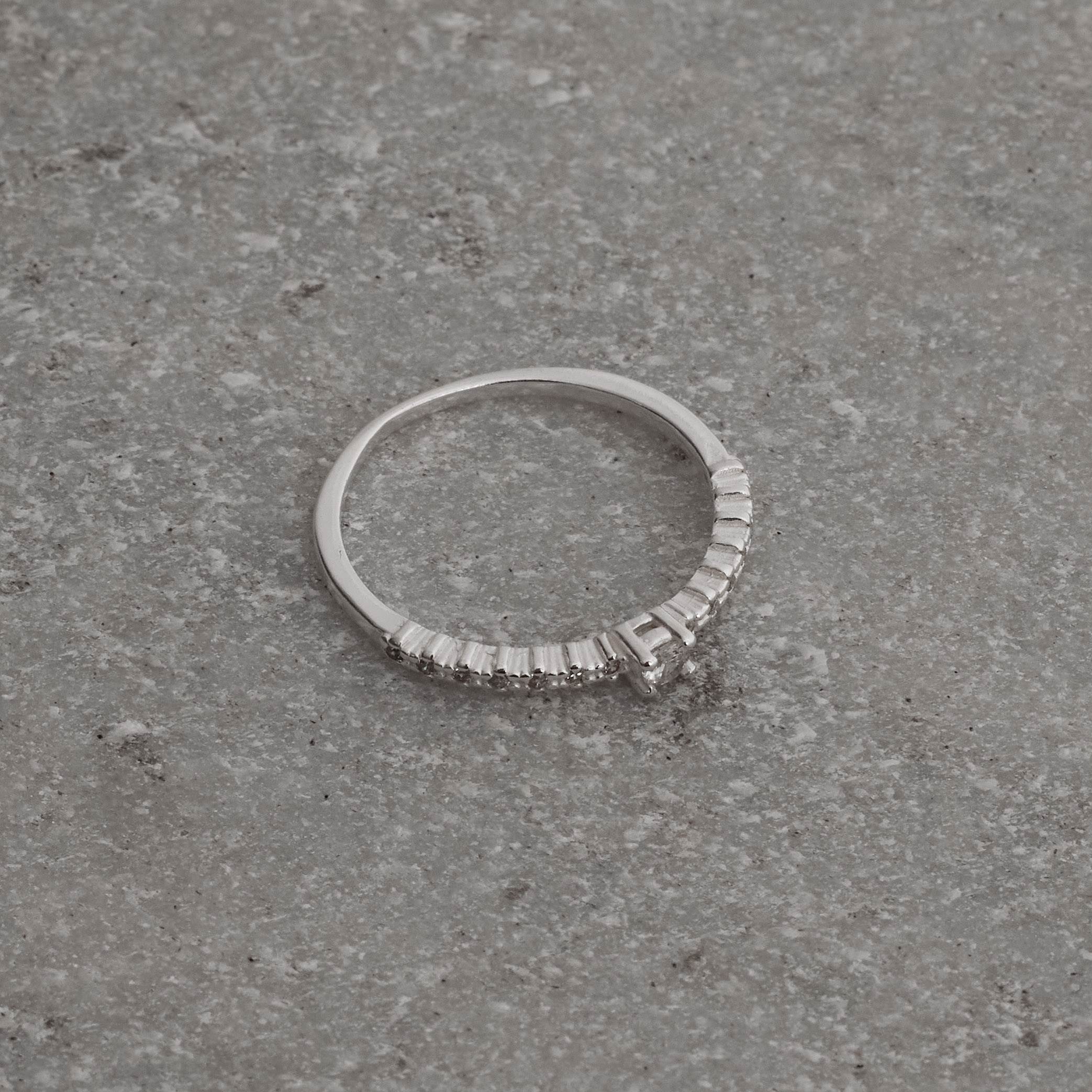 Anel Meia Aliança com Solitário 3mm