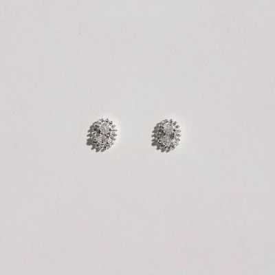 Brinco Zircônia Oval Com Cravejo Cristal 10mm
