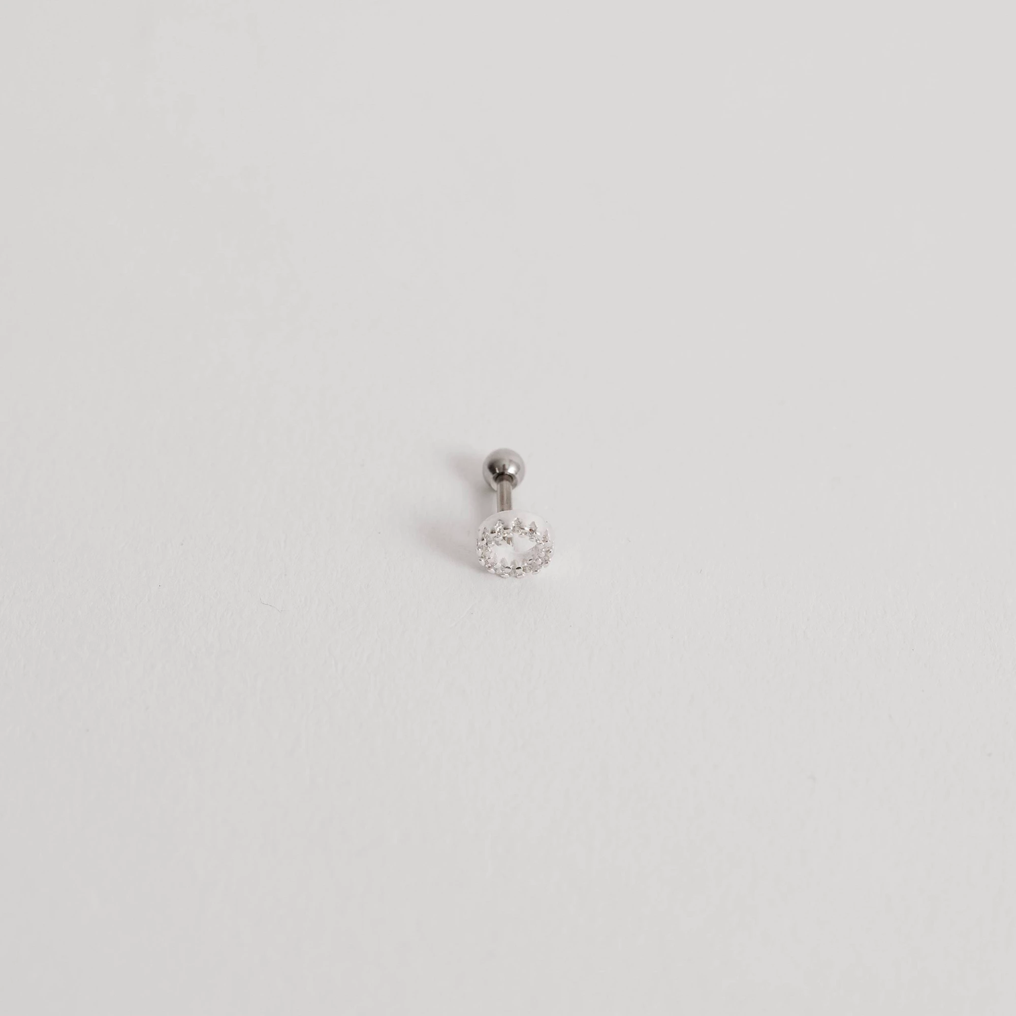 Piercing Haste Circulo Vazado Cravejado 5mm