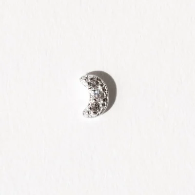 Piercing Haste Lua Cravejada 5mm Orelha Esquerda