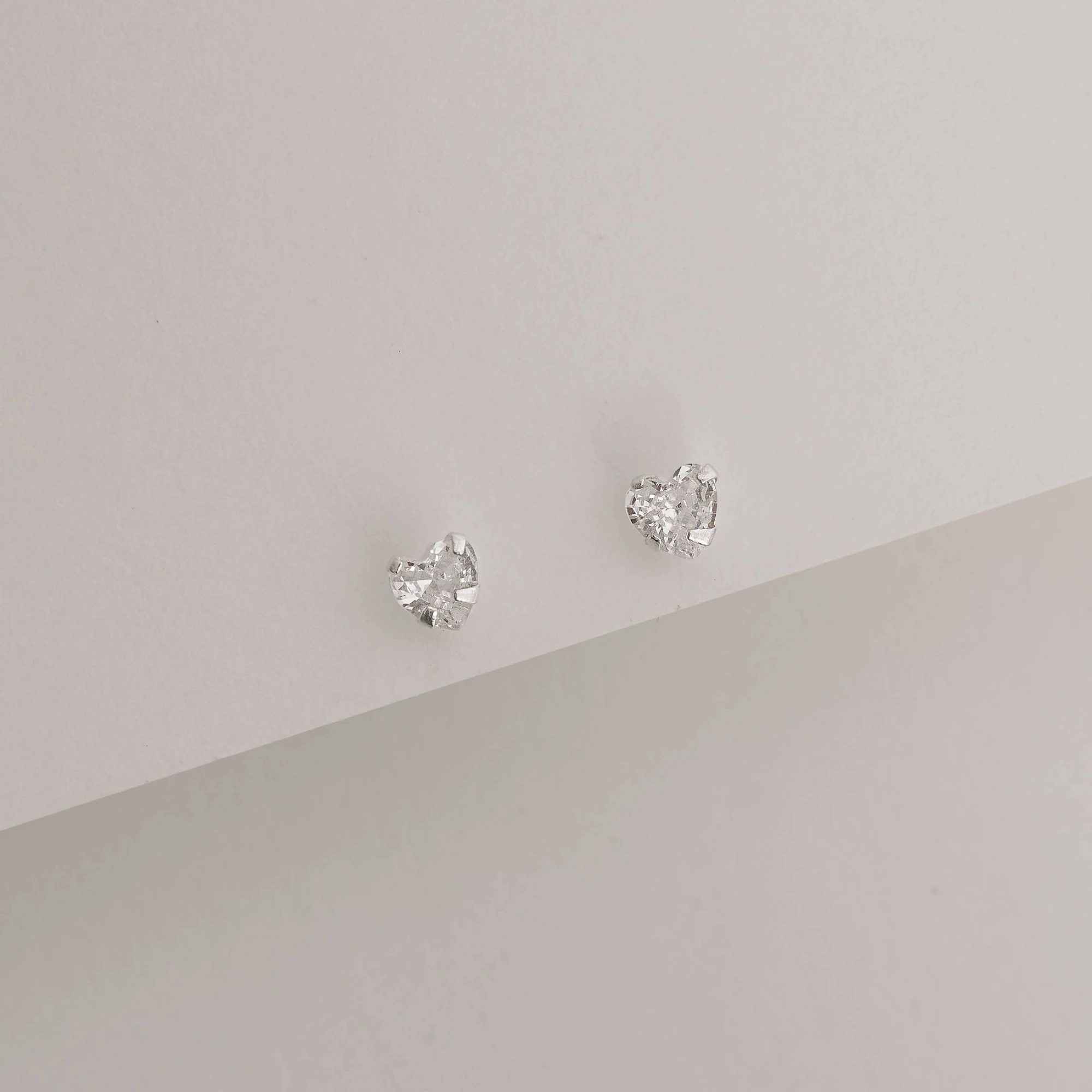 Brinco Zircônia Coração Cristal 5mm