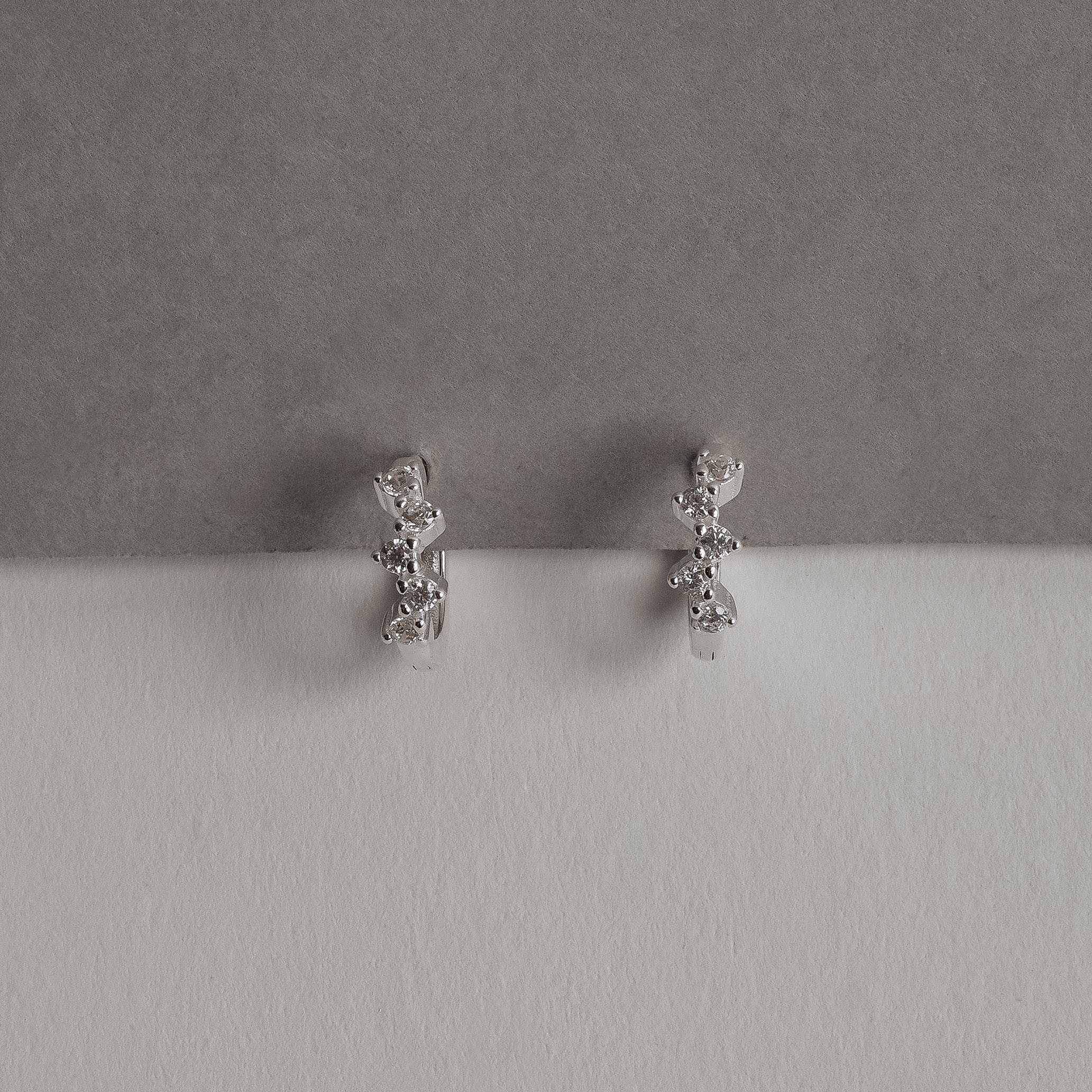 Argola Click 11mm com Zircônias Redondas