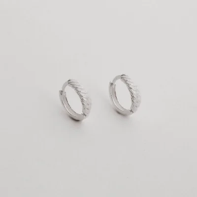 Argola Click Torcida Vazada 11mm